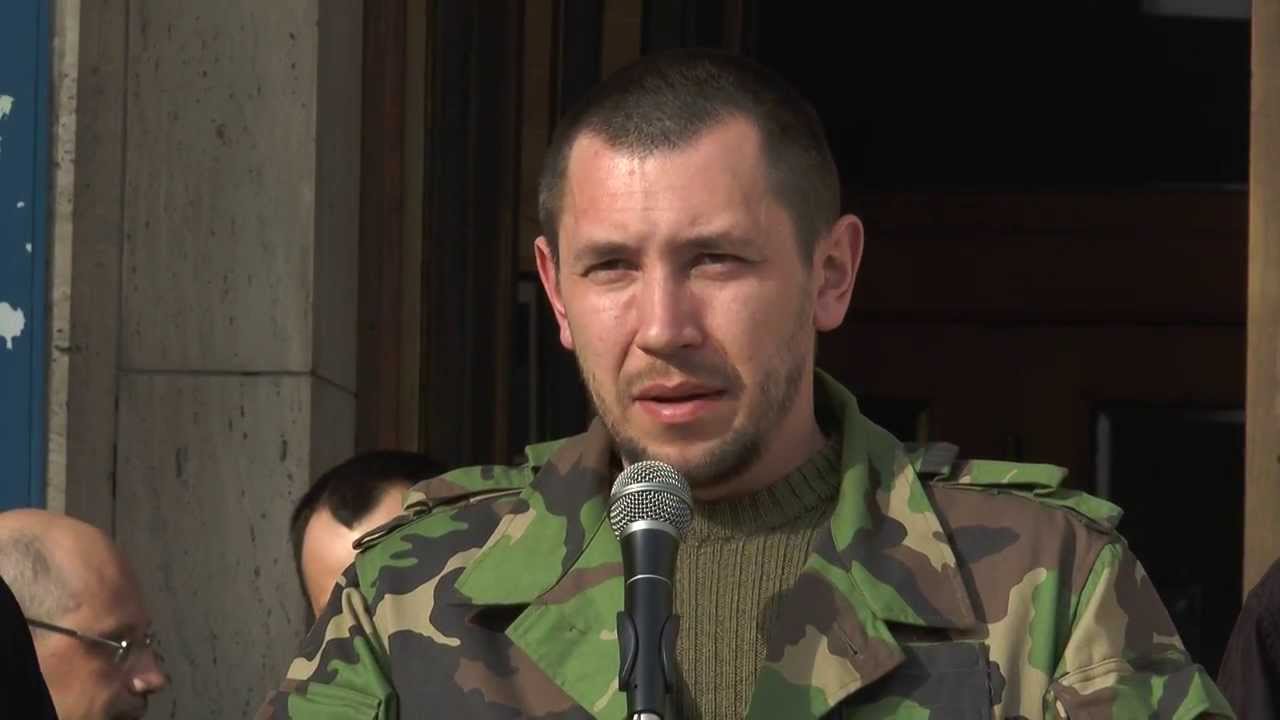 Лідер закарпатського "Правого сектору" каже, що на зустрічі в "Антаресі" було більше сотні бійців Ланя Лідер закарпатського "Правого сектору" каже, що на зустрічі в "Антаресі" було більше сотні бійців Ланя