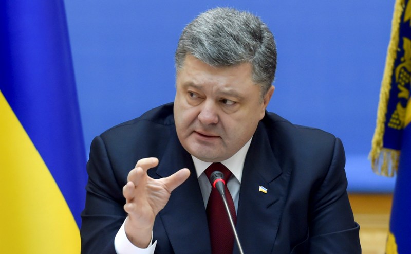 Петро Порошенко в ефірі центрального телеканалу розповів про події в Мукачеві Петро Порошенко в ефірі центрального телеканалу розповів про події в Мукачеві