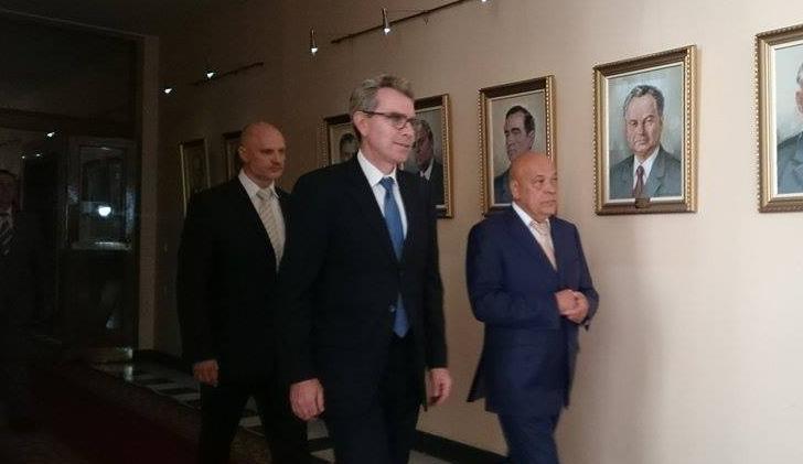 Перед зустріччю з Москалем Посол США відвідав фабрику "Фішер" Перед зустріччю з Москалем Посол США відвідав фабрику "Фішер"