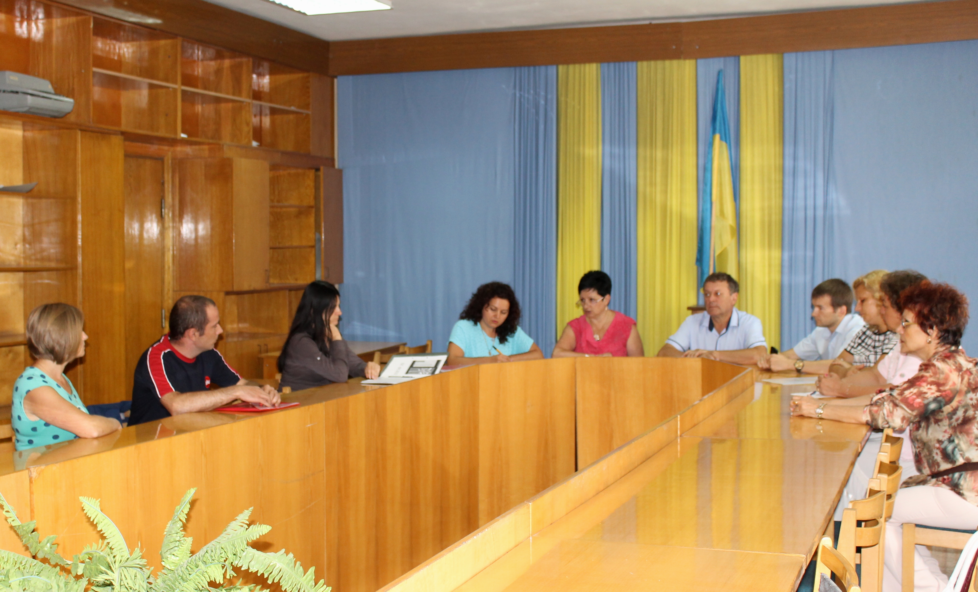 На Виноградівщині відбулося засідання комісії з питань захисту прав дитини На Виноградівщині відбулося засідання комісії з питань захисту прав дитини