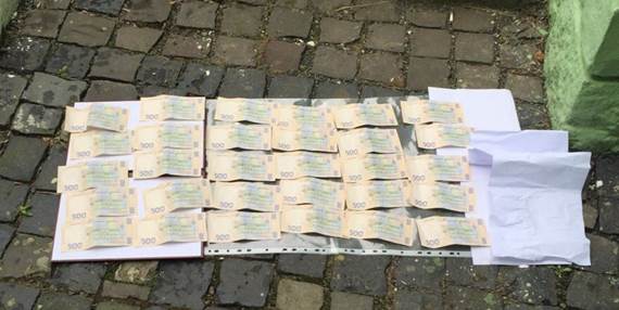 Працівники СБУ спіймали на отриманні хабара керівника одного з підрозділів внутрішньої безпеки прикордонників Працівники СБУ спіймали на отриманні хабара керівника одного з підрозділів внутрішньої безпеки прикордонників