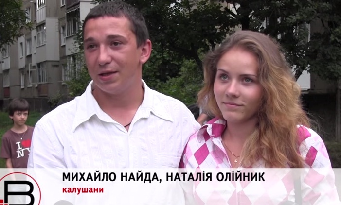 Боєць 128-ї бригади освідчився своїй дівчині з пожежної драбини на п’ятому поверсі Боєць 128-ї бригади освідчився своїй дівчині з пожежної драбини на п’ятому поверсі