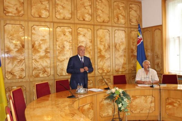 Учора в Закарпатській ОДА обговорювали проблеми національних меншин краю Учора в Закарпатській ОДА обговорювали проблеми національних меншин краю