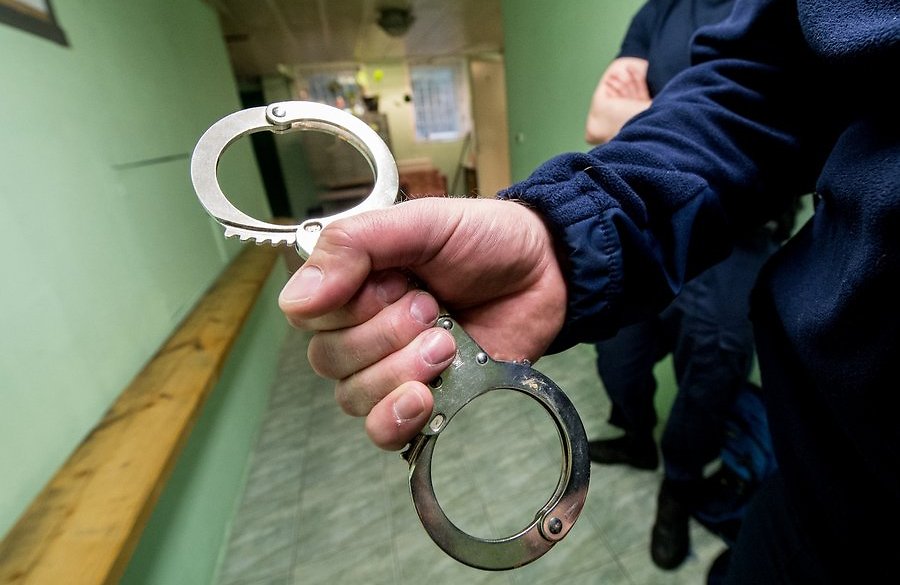 Під час бійки у барі один юнак встромив 18-сантиметровий ніж у живіт іншому Під час бійки у барі один юнак встромив 18-сантиметровий ніж у живіт іншому