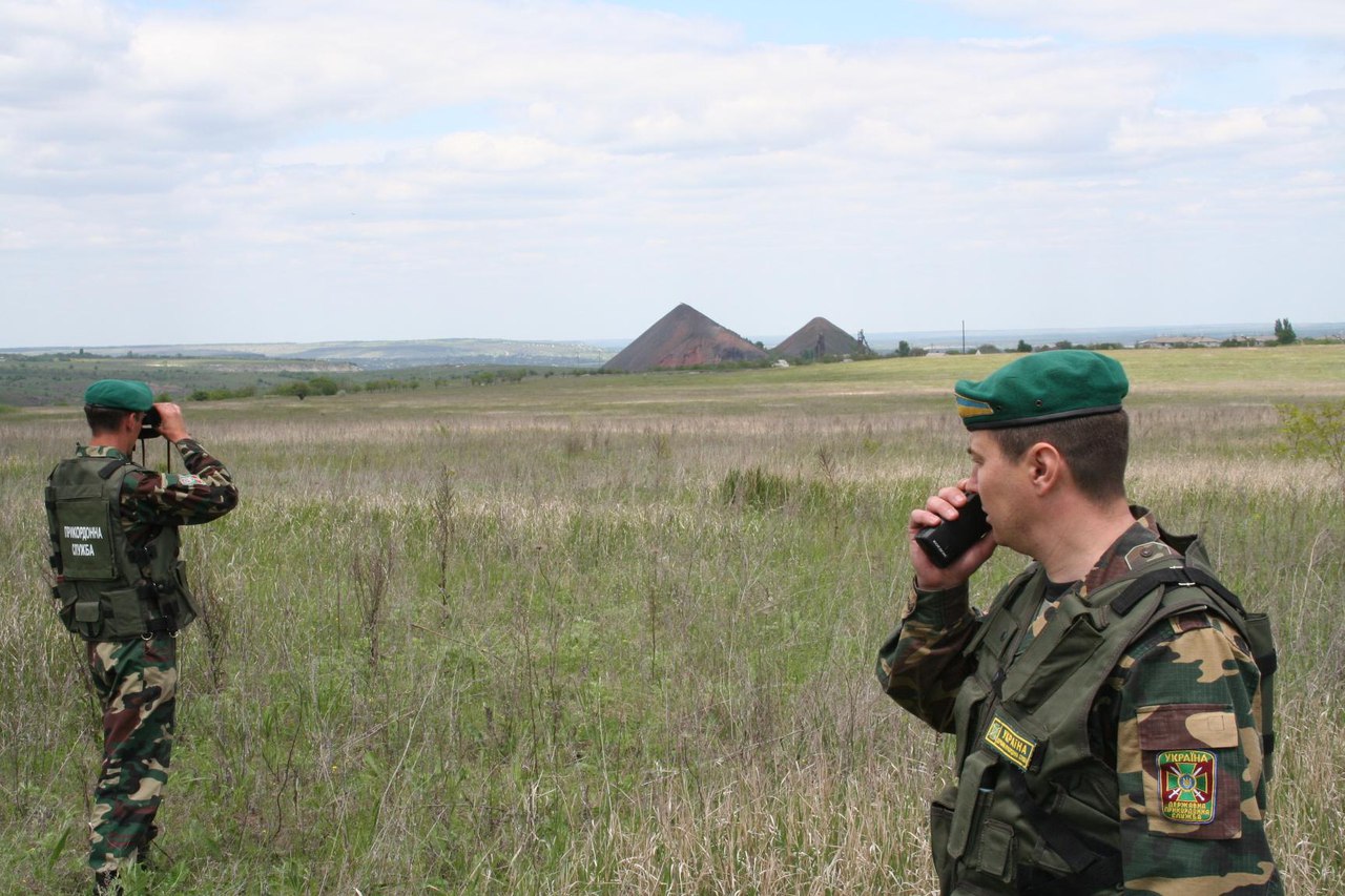 Закарпатські контрабандисти не лише б’ють прикордонників, а й погрожують підпалити їх будинки Закарпатські контрабандисти не лише б’ють прикордонників, а й погрожують підпалити їх будинки