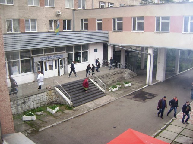 В Ужгороді триває ремонт міської лікарні В Ужгороді триває ремонт міської лікарні