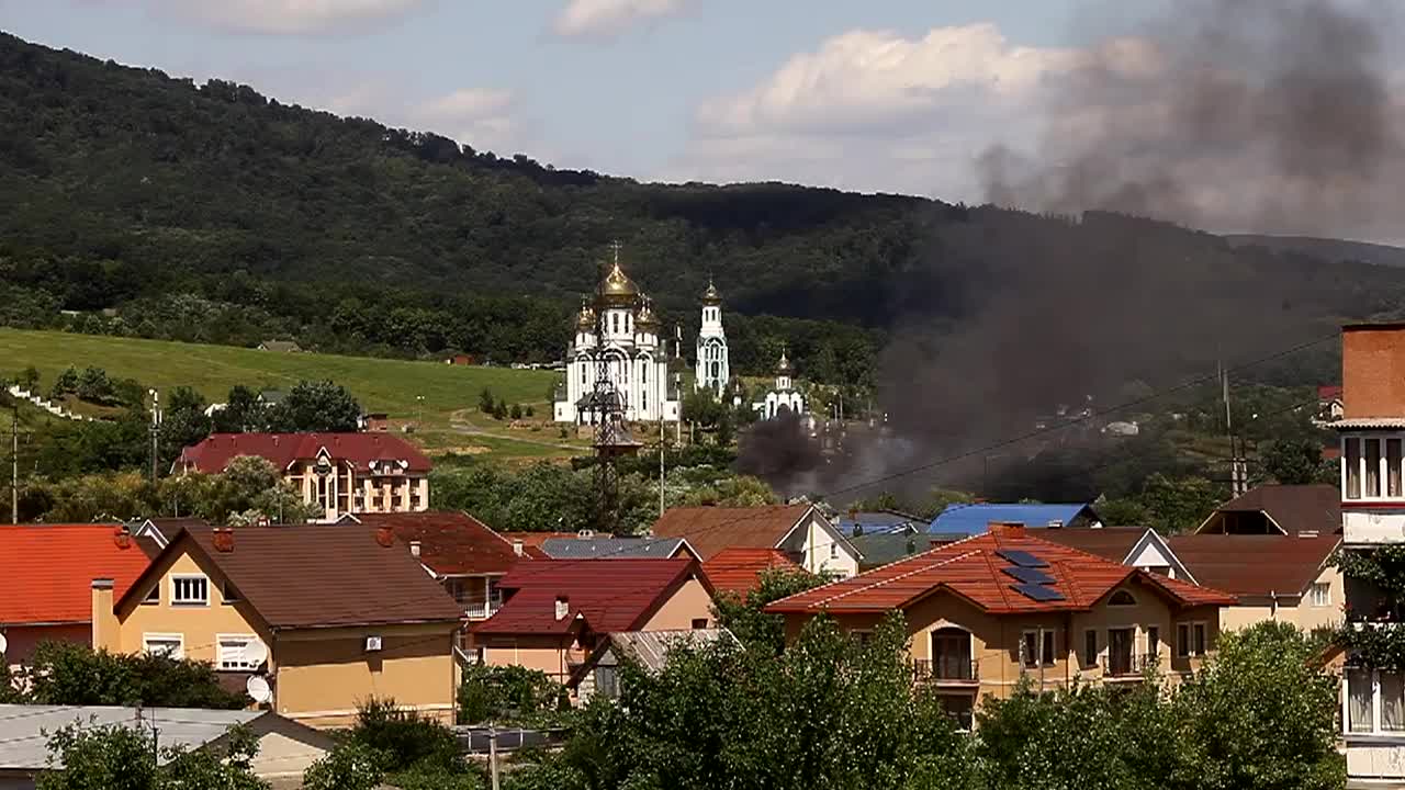 Генпрокуратура розпочала перевіряти інформацію про присутність снайперів під час стрілянини у Мукачеві Генпрокуратура розпочала перевіряти інформацію про присутність снайперів під час стрілянини у Мукачеві