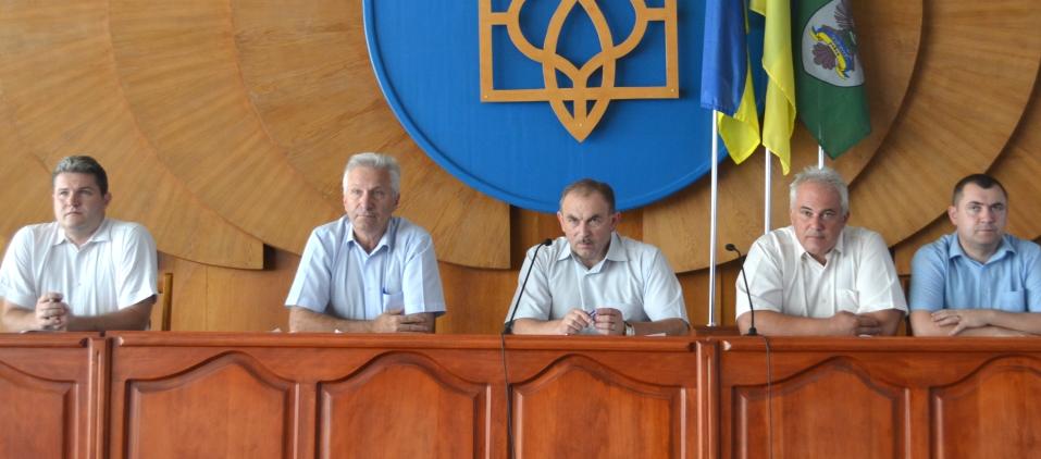 У Тячівській РДА провели нараду з актуальних питань життєдіяльності району У Тячівській РДА провели нараду з актуальних питань життєдіяльності району