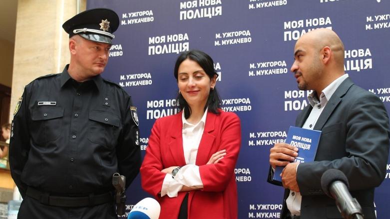В Ужгороді підсумують прийом заявок до патрульної поліції Закарпаття В Ужгороді підсумують прийом заявок до патрульної поліції Закарпаття