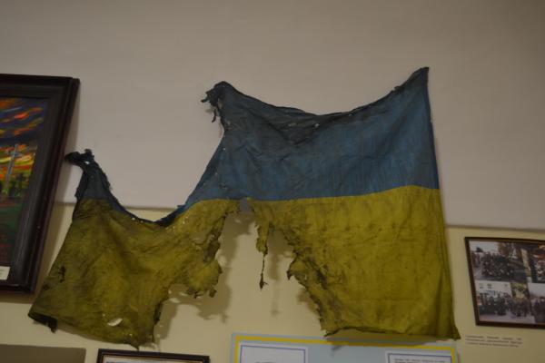 В Ужгороді відкрилась виставка речей з Донецького аеропорту та селища Піски В Ужгороді відкрилась виставка речей з Донецького аеропорту та селища Піски