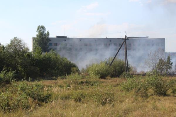 Пожежники гасили загорання біля Іршавської районної лікарні Пожежники гасили загорання біля Іршавської районної лікарні
