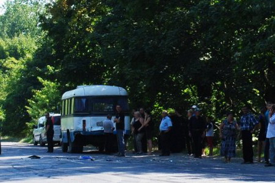 Учора на Хустщині в ДТП потрапив автобус похоронної процесії Учора на Хустщині в ДТП потрапив автобус похоронної процесії