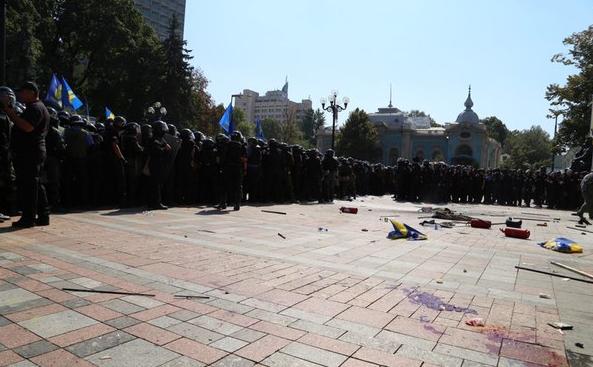 Валерій Пацкан прокоментував події, що стались під стінами Верховної Ради Валерій Пацкан прокоментував події, що стались під стінами Верховної Ради
