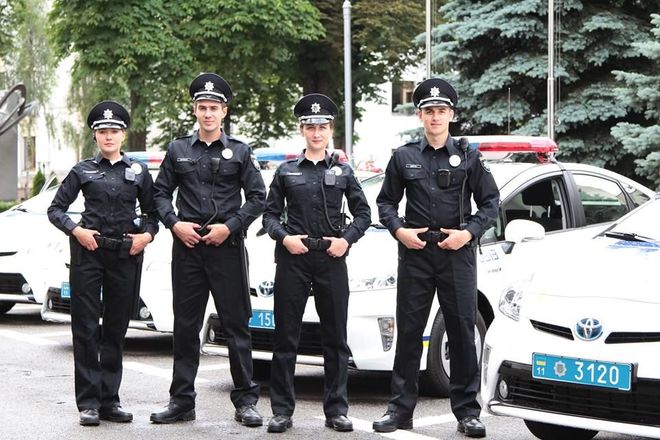 Нові поліцейські на вулиці Ужгорода та Мукачева вийдуть 23 грудня Нові поліцейські на вулиці Ужгорода та Мукачева вийдуть 23 грудня