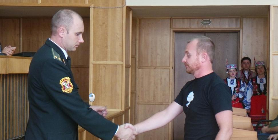 Ужгородських бійців АТО нагородили нагрудними знаками Ужгородських бійців АТО нагородили нагрудними знаками
