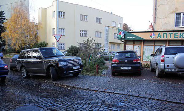 Мер Ужгорода каже, що поліція оштрафувала не його, а тестя Мер Ужгорода каже, що поліція оштрафувала не його, а тестя