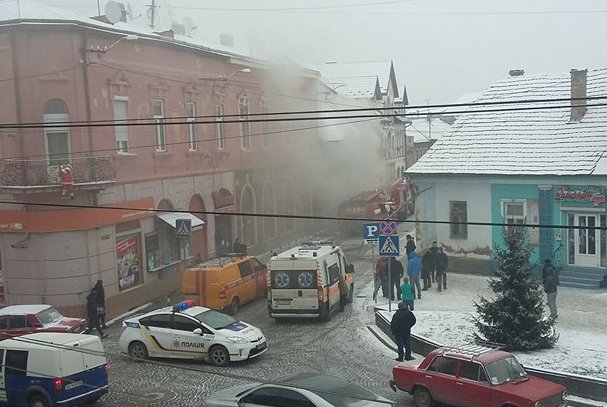 Пожежа на вулиці Возз’єднання у Мукачеві виникла у житловому будинку Пожежа на вулиці Возз’єднання у Мукачеві виникла у житловому будинку
