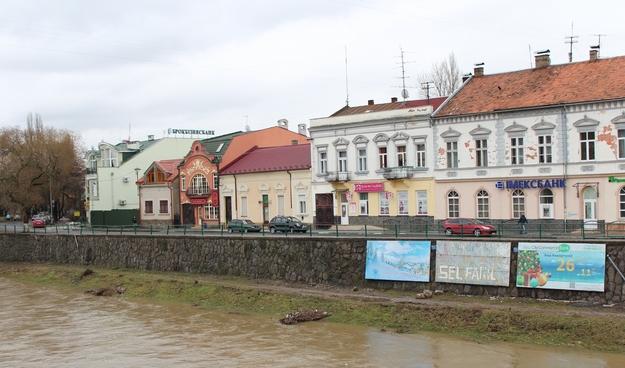 Ужгороду загрожує підтоплення Ужгороду загрожує підтоплення
