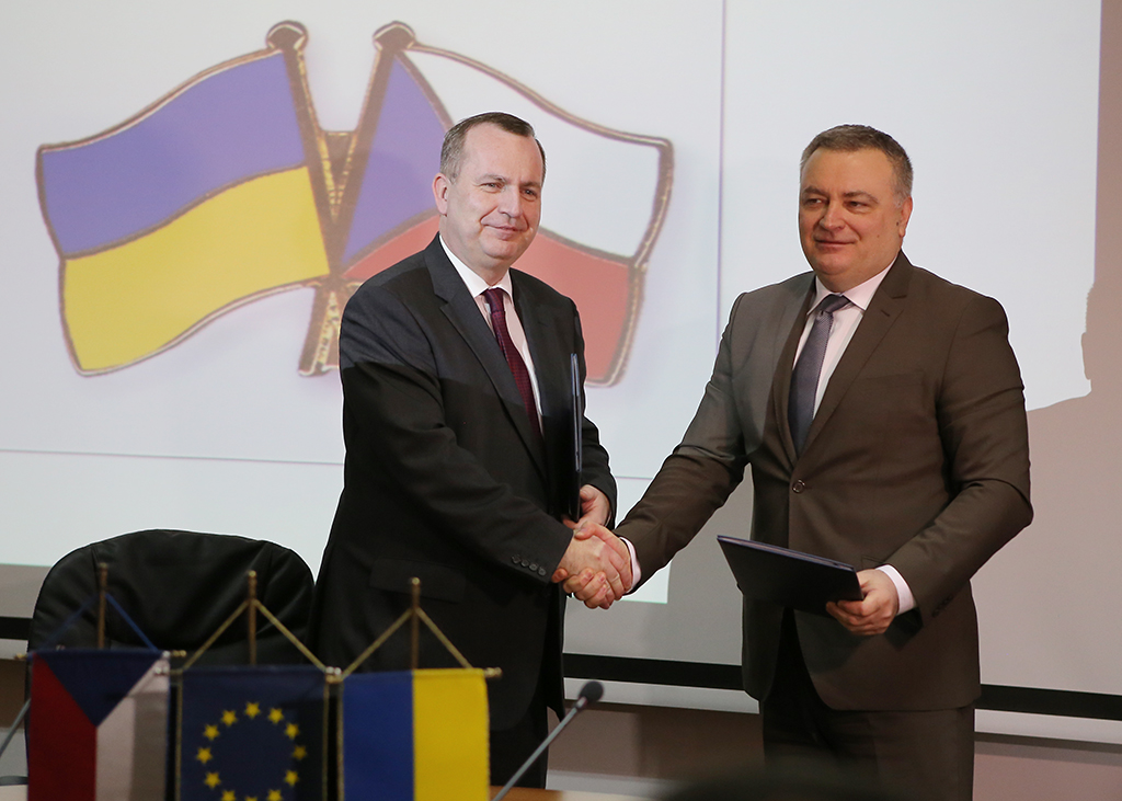 Керівники УжНУ та Карлового університету підписали угоду про співпрацю Керівники УжНУ та Карлового університету підписали угоду про співпрацю