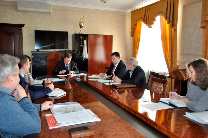 В обласній раді обговорили питання будівництва об’їзної дороги навколо Берегова В обласній раді обговорили питання будівництва об’їзної дороги навколо Берегова