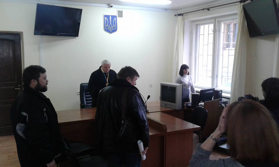 Ужгородський міськрайонний суд визнав двох бійців "Правого сектору" потерпілими Ужгородський міськрайонний суд визнав двох бійців "Правого сектору" потерпілими