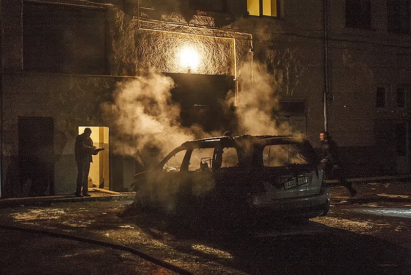ФОТО: Ужгород.ін Екс-голові Закарпатської облради Володимиру Чубірку підпалили автомобіль