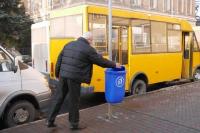 В Ужгороді планують витратити майже 200 тисяч гривень на придбання урн для сміття В Ужгороді планують витратити майже 200 тисяч гривень на придбання урн для сміття