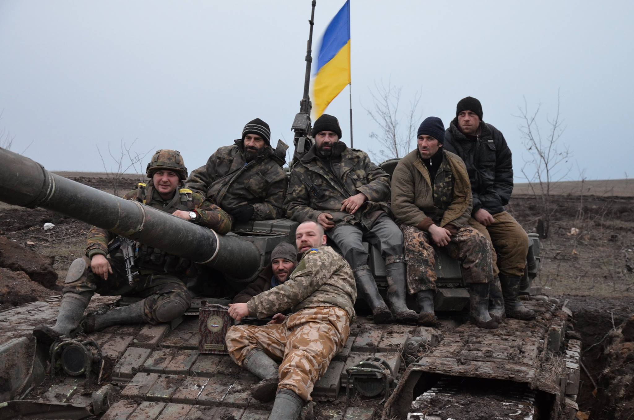 Міністра оборони України попросили відзначити бійців 128-ї бригади, які рік тому захопили ворожий танк Міністра оборони України попросили відзначити бійців 128-ї бригади, які рік тому захопили ворожий танк