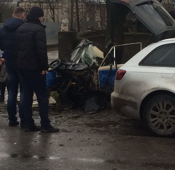 "За кермом ВАЗу був 16-річний юнак, "Ауді А6" – 19-річний хлопець", – поліція про ДТП у Буштині "За кермом ВАЗу був 16-річний юнак, "Ауді А6" – 19-річний хлопець", – поліція про ДТП у Буштині