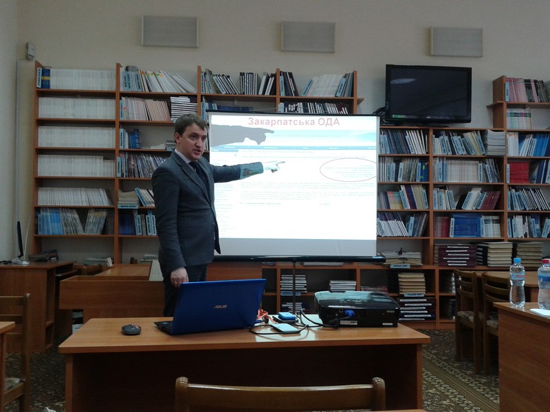 В Ужгороді відбулись перші лекції "Відкритого університету Майдану" В Ужгороді відбулись перші лекції "Відкритого університету Майдану"