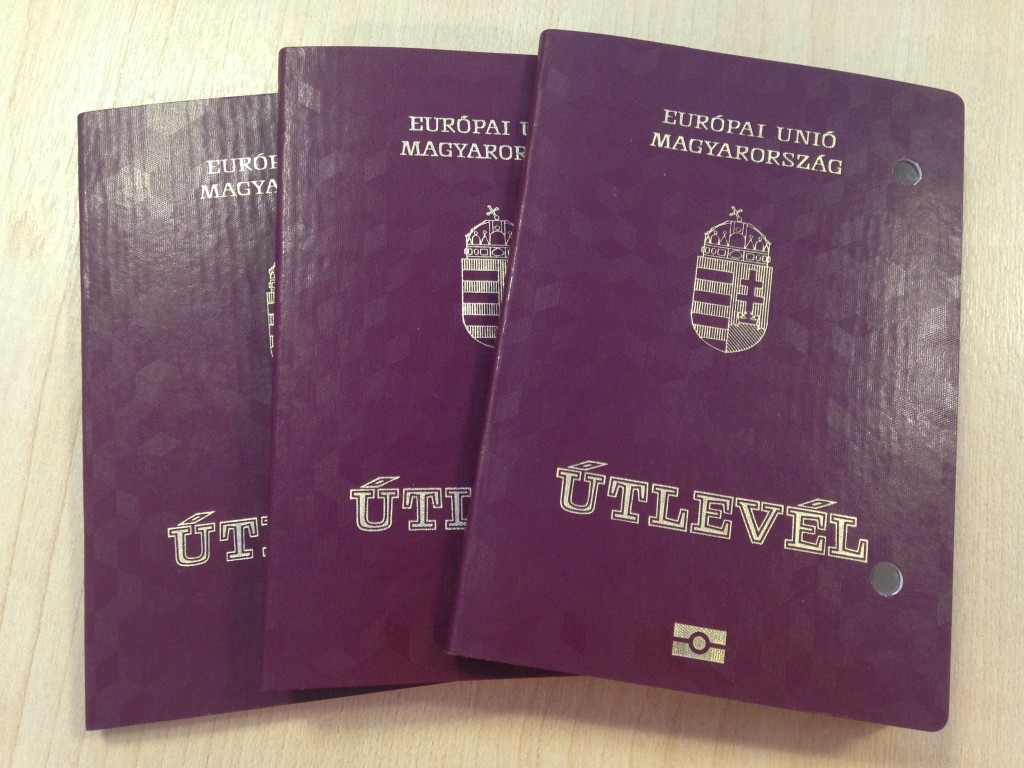Мешканці Тернопільщини заради поїздки у Лондон використали підроблені угорські паспорти Мешканці Тернопільщини заради поїздки у Лондон використали підроблені угорські паспорти