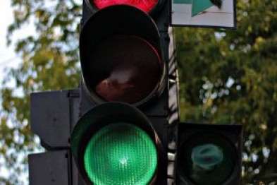 В Ужгороді на Собранецькій почали ремонтувати аварійний світлофор В Ужгороді на Собранецькій почали ремонтувати аварійний світлофор