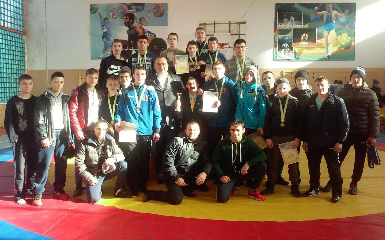 Двоє мукачівців здобули золоті медалі «західної зони» чемпіонату України з греко-римської боротьби Двоє мукачівців здобули золоті медалі «західної зони» чемпіонату України з греко-римської боротьби