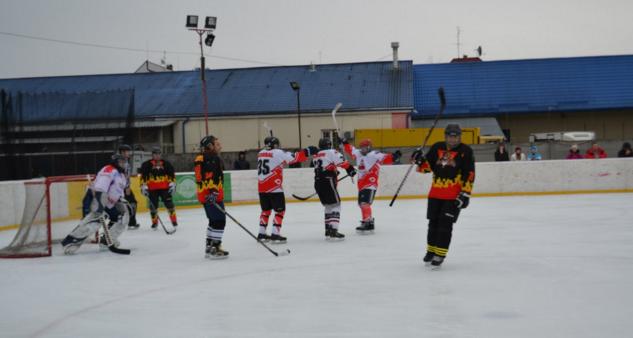 В Ужгороді відбулись перші фінальні ігри чемпіонату Закарпаття з хокею В Ужгороді відбулись перші фінальні ігри чемпіонату Закарпаття з хокею