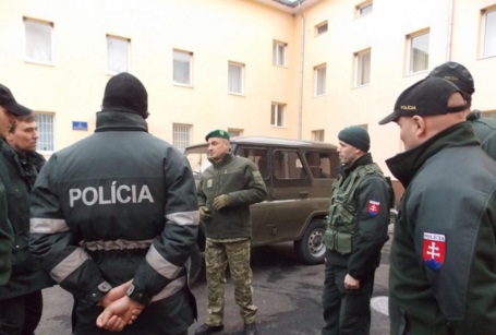 Словацькі та українські прикордонники обмінювалися досвідом патрулювання на кордоні Словацькі та українські прикордонники обмінювалися досвідом патрулювання на кордоні