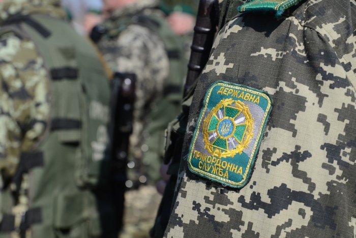 Закарпатські прикордонники застосували постріли, щоб зупинити нелегалів-закарпатців Закарпатські прикордонники застосували постріли, щоб зупинити нелегалів-закарпатців