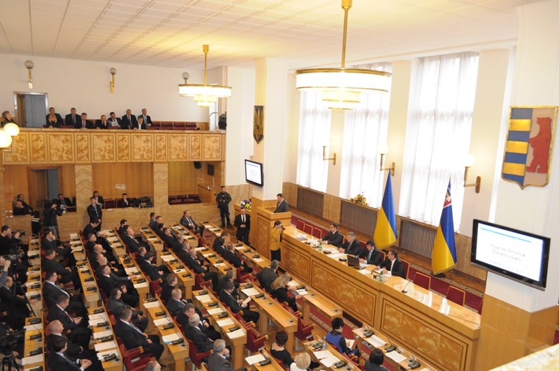 Обласні депутати просять Президента грошей на пільговий проїзд громадян Обласні депутати просять Президента грошей на пільговий проїзд громадян