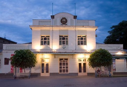 В Ужгороді презентуватимуть книгу про театр ляльок В Ужгороді презентуватимуть книгу про театр ляльок