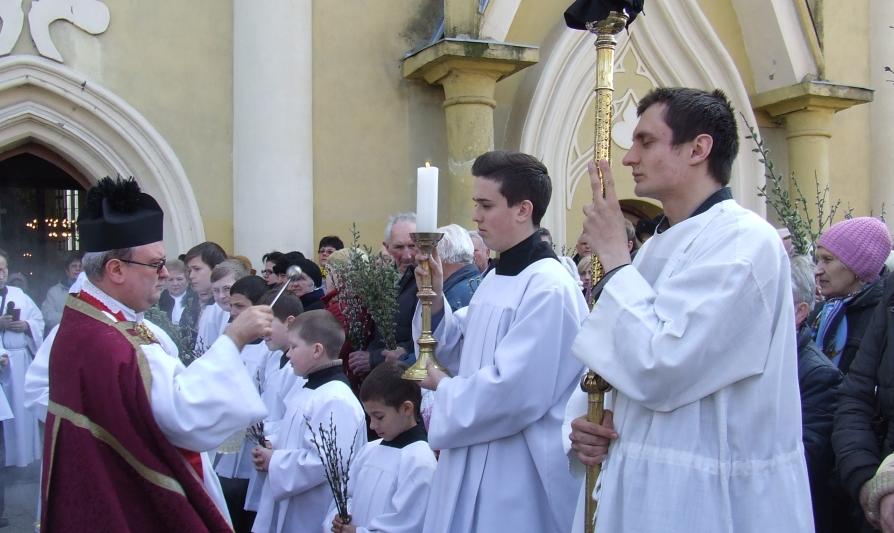Берегівські римо-католики відзначили квітну неділю Берегівські римо-католики відзначили квітну неділю