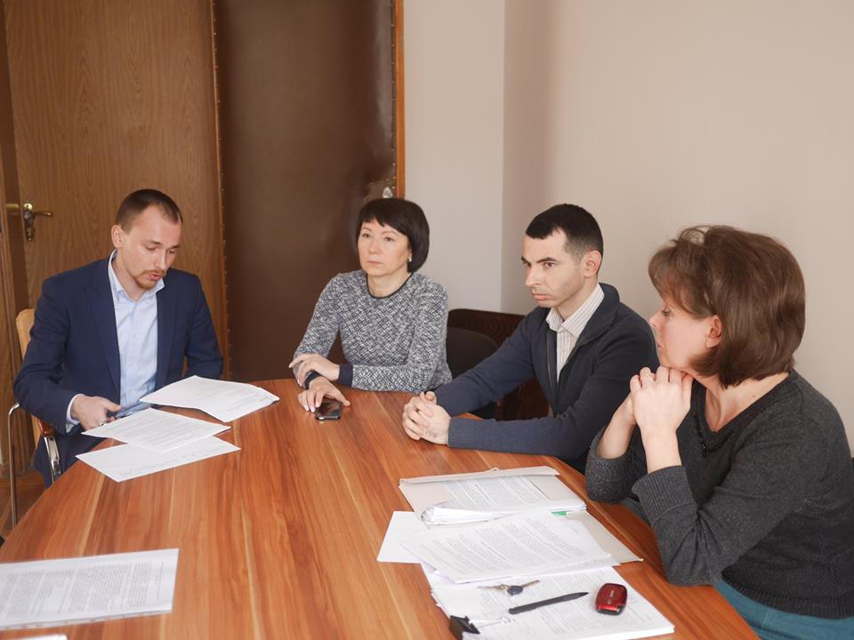 В Ужгороді обговорюють аспекти запровадження електронних петицій до міськради В Ужгороді обговорюють аспекти запровадження електронних петицій до міськради