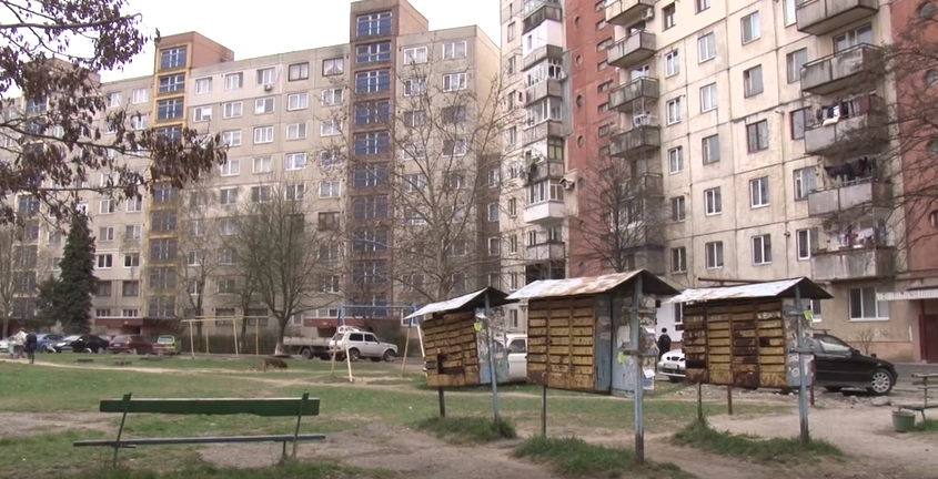 "Сиротами залишились двоє малолітніх дітей", – поліція про самогубство жінки в Ужгороді "Сиротами залишились двоє малолітніх дітей", – поліція про самогубство жінки в Ужгороді