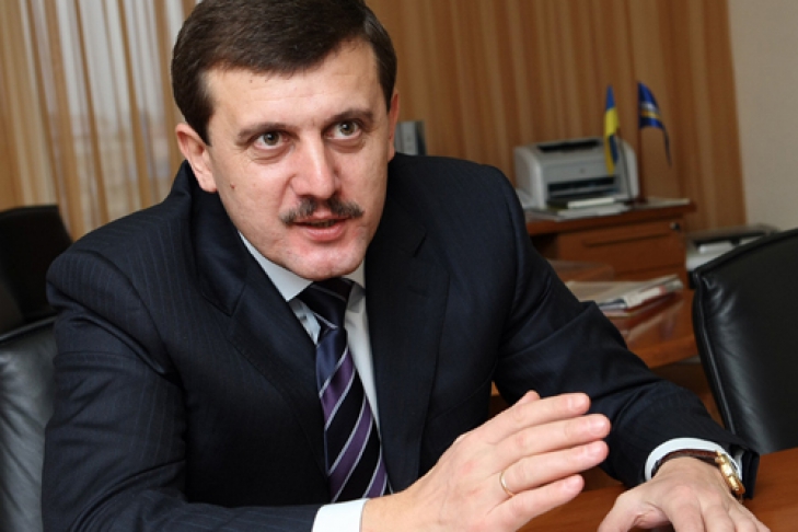 Василь Петьовка просить Яценюка знайти кошти на ремонт доріг Закарпаття Василь Петьовка просить Яценюка знайти кошти на ремонт доріг Закарпаття
