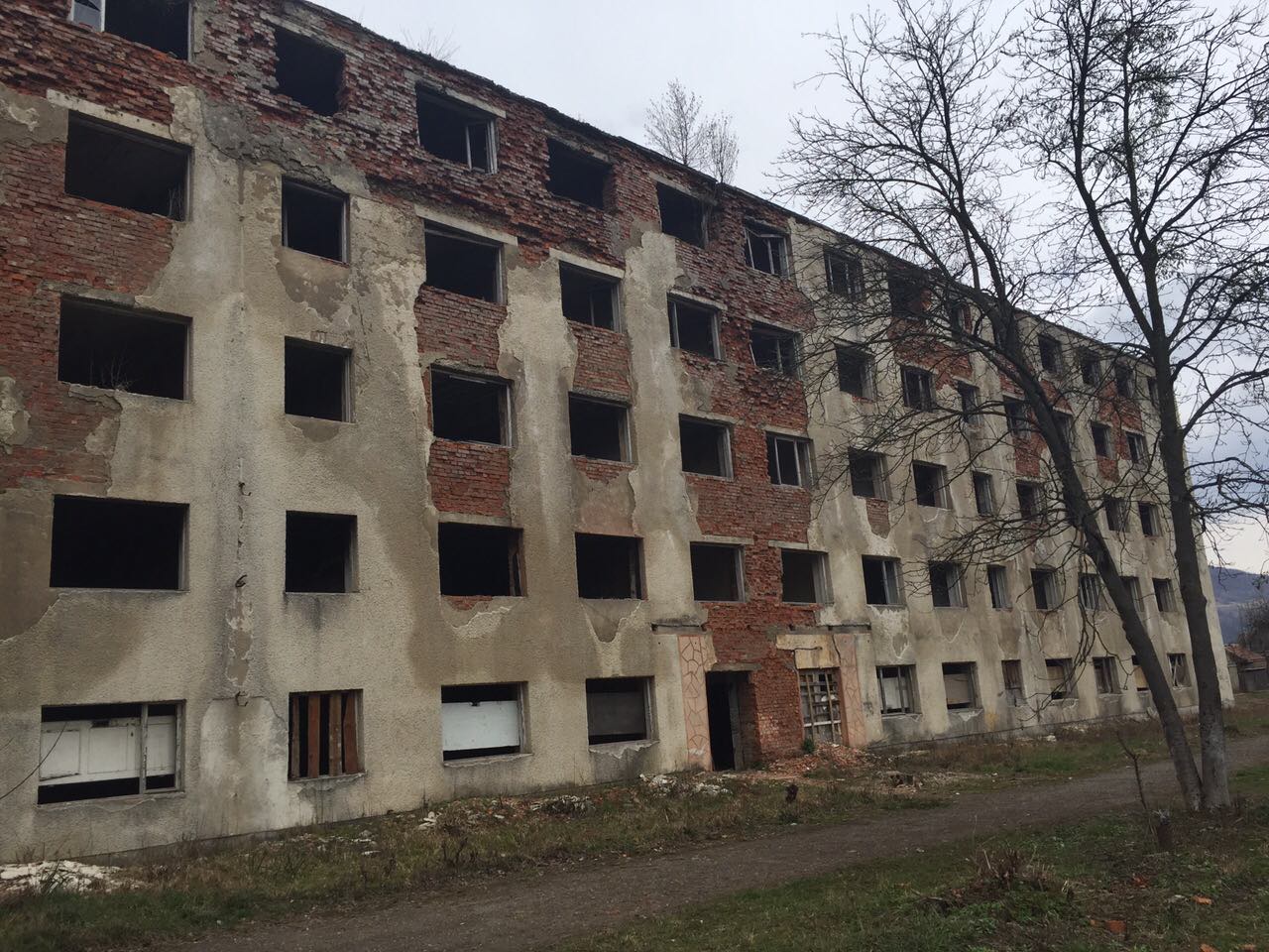 У Сваляві розберуть напівзруйнований гуртожиток технічного коледжу У Сваляві розберуть напівзруйнований гуртожиток технічного коледжу
