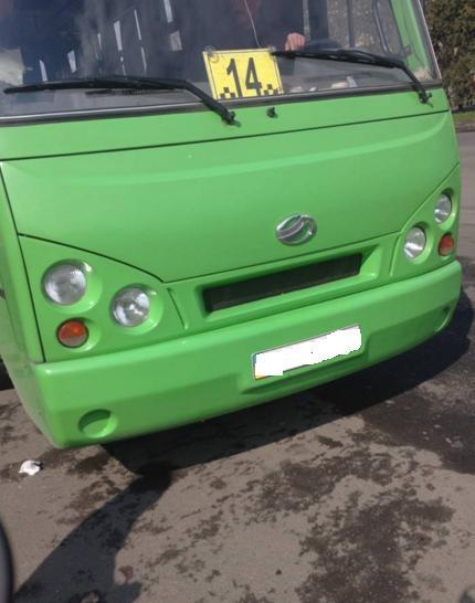 В Ужгороді водій вигнав з маршрутки двох дівчат В Ужгороді водій вигнав з маршрутки двох дівчат