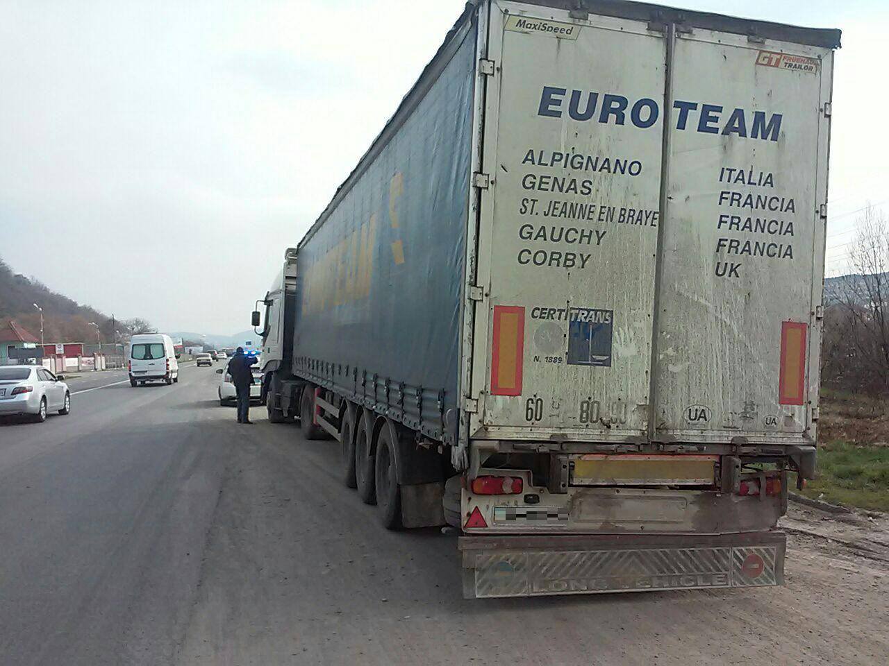 Мукачівські правоохоронці затримали п’яного водія вантажівки Мукачівські правоохоронці затримали п’яного водія вантажівки