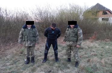 Закарпатські та румунські прикордонники спільно попередили дві спроби тютюнової контрабанди Закарпатські та румунські прикордонники спільно попередили дві спроби тютюнової контрабанди