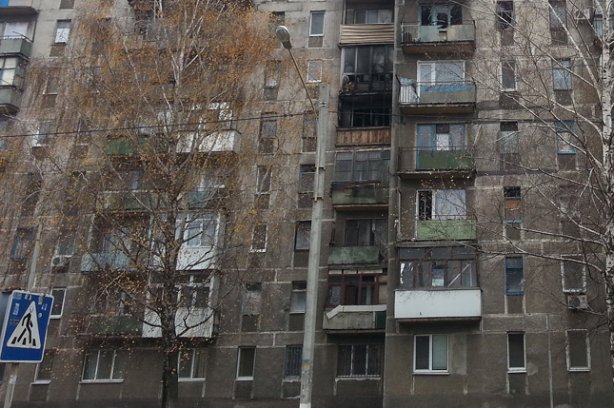Фасади ужгородських багатоповерхівок не ремонтували більше десяти років Фасади ужгородських багатоповерхівок не ремонтували більше десяти років
