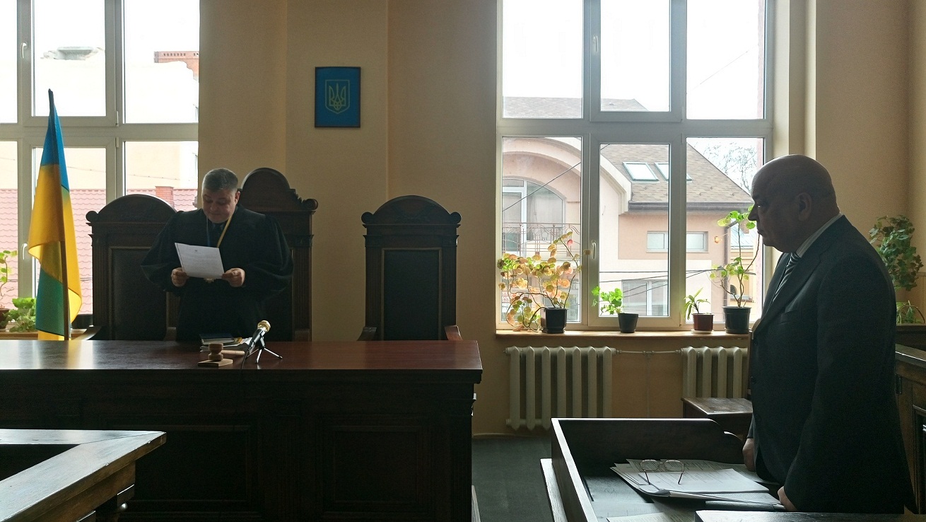 Москаль прийшов на суд, який розглядає позов проти Мукачівської міськради Москаль прийшов на суд, який розглядає позов проти Мукачівської міськради