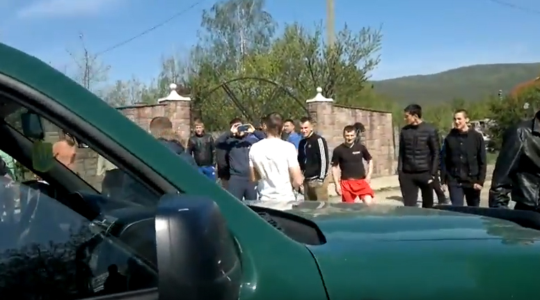 Конфлікт у Великому Бичкові між прикордонниками та місцевими мешканцями: хто правий? Конфлікт у Великому Бичкові між прикордонниками та місцевими мешканцями: хто правий?