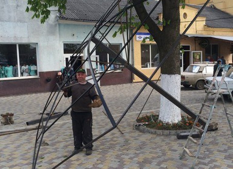 У Бедевлі встановлять оригінальну автобусну зупинку У Бедевлі встановлять оригінальну автобусну зупинку